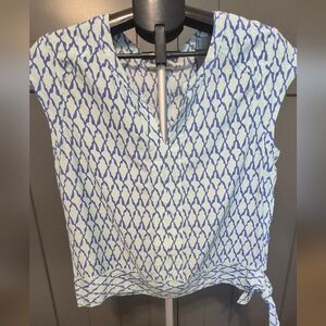 Vineyard Vines White and Blue Patterned Tie-Hem Cap-Sleeve Top Size 12